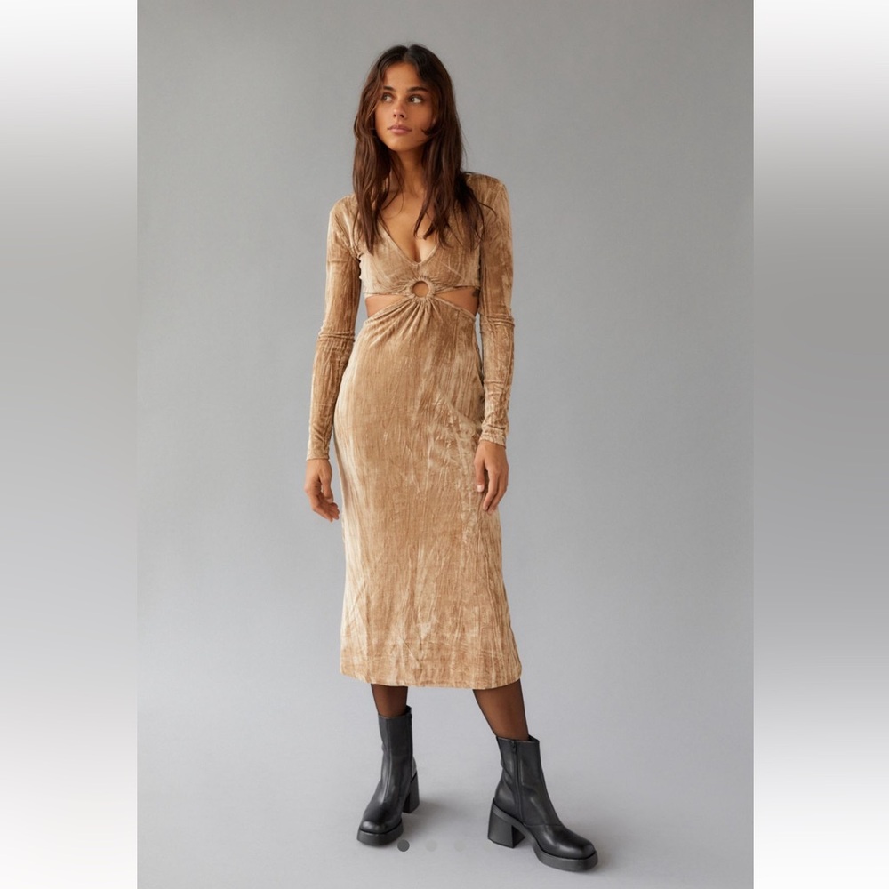 NWT Urban Outfitters Trixie Cutout Midi Dress